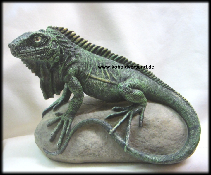 Leguan Figur Auf Stein leguan-figur-auf-stein