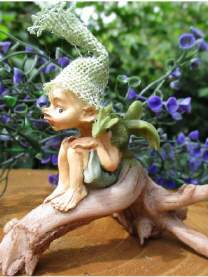 Pixie Goblin Figur mit Drache auf Ast