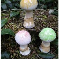 Miniatur Pilz Männchen aus Kunststoff